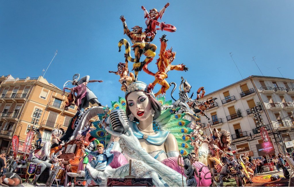 Las fallas de valencia. • Лас Фальяс де Валенсия. Лас Фальяс в Испании. Фестиваль Фальяс в Испании. Валенсия фестиваль Лас Фальяс.