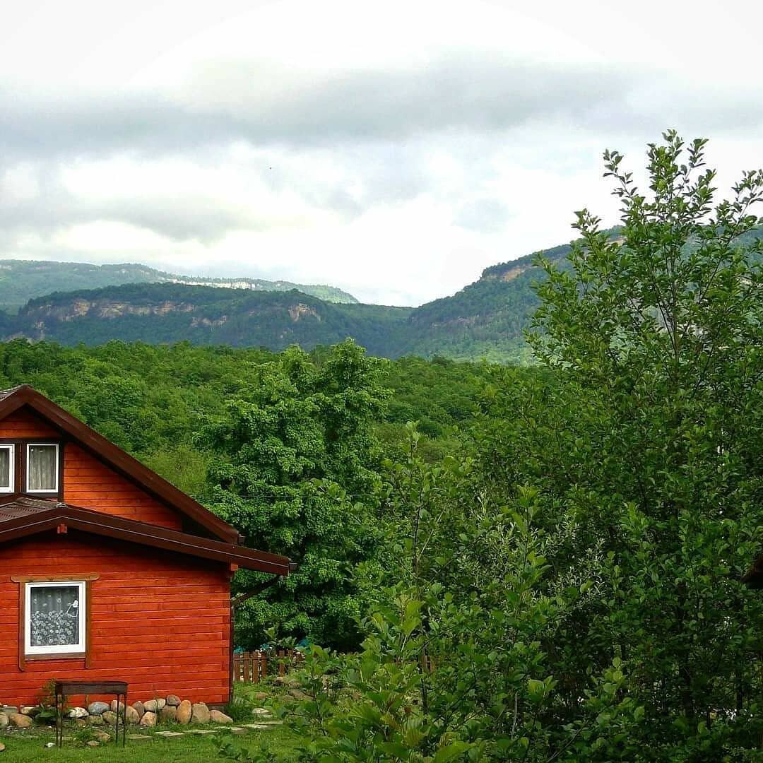 Вид на горы с балкона шале "Дрозды"