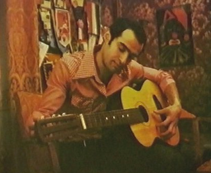 У Карпоносова был отличный музыкальный слух, может поэтому у него настолько красиво получались выступления