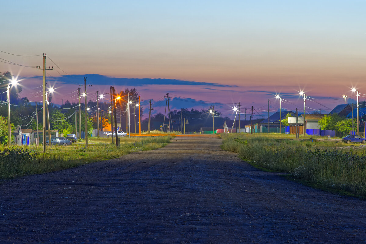 01. Над улицей Чапаева сгущается тьма.