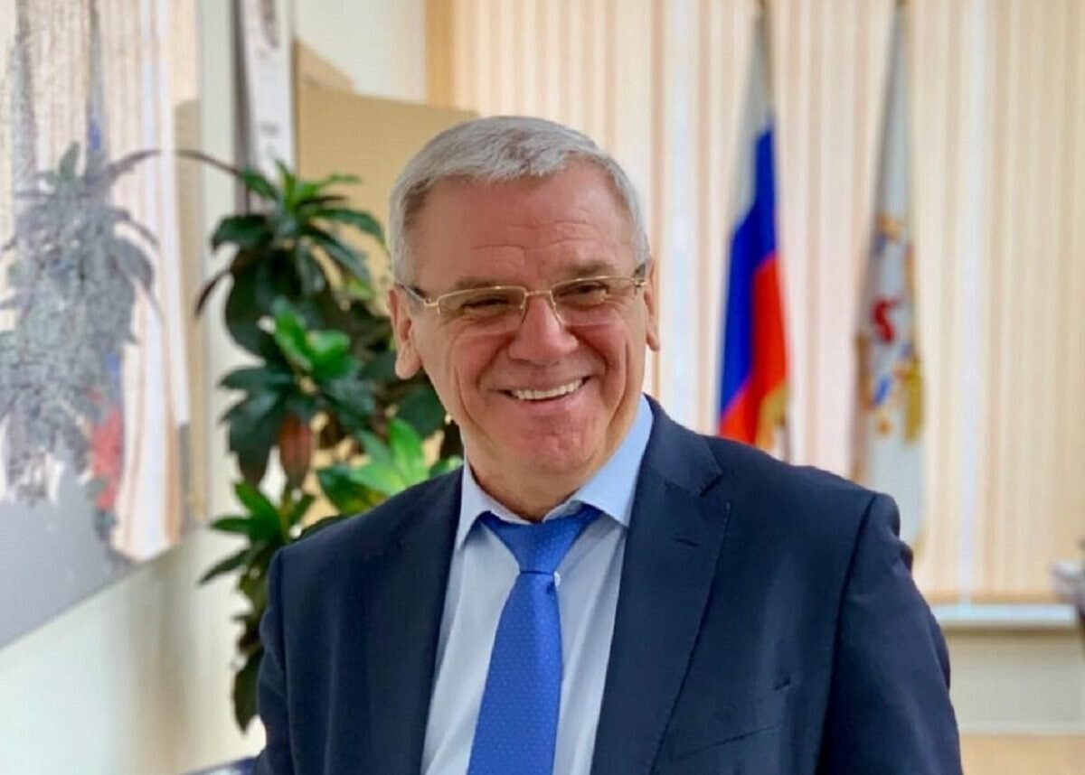    Евгений Люлин отметил вклад меценатов в возведение памятника Герою России Анатолию Крупинову Пресс-релиз