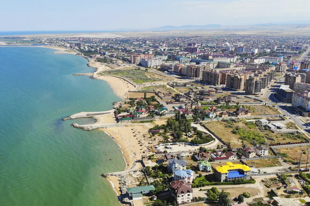 Каспийск фото и видео. Каспийское море Махачкала. Дагестан Махачкала море. Дагестан город Каспийск. Махачкала Каспийск море.