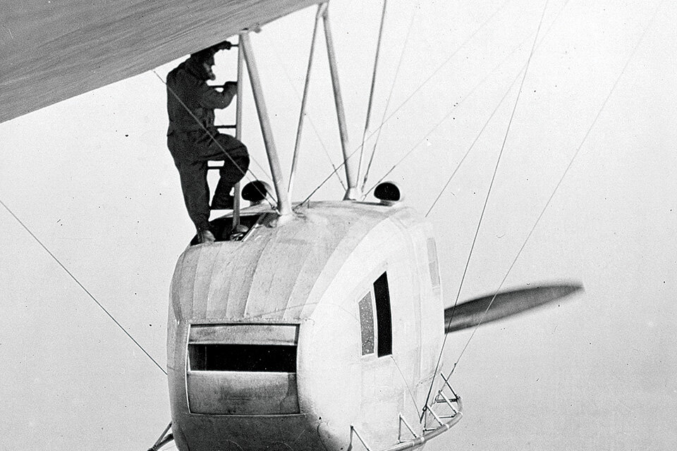   Smithsonian Institution Archives