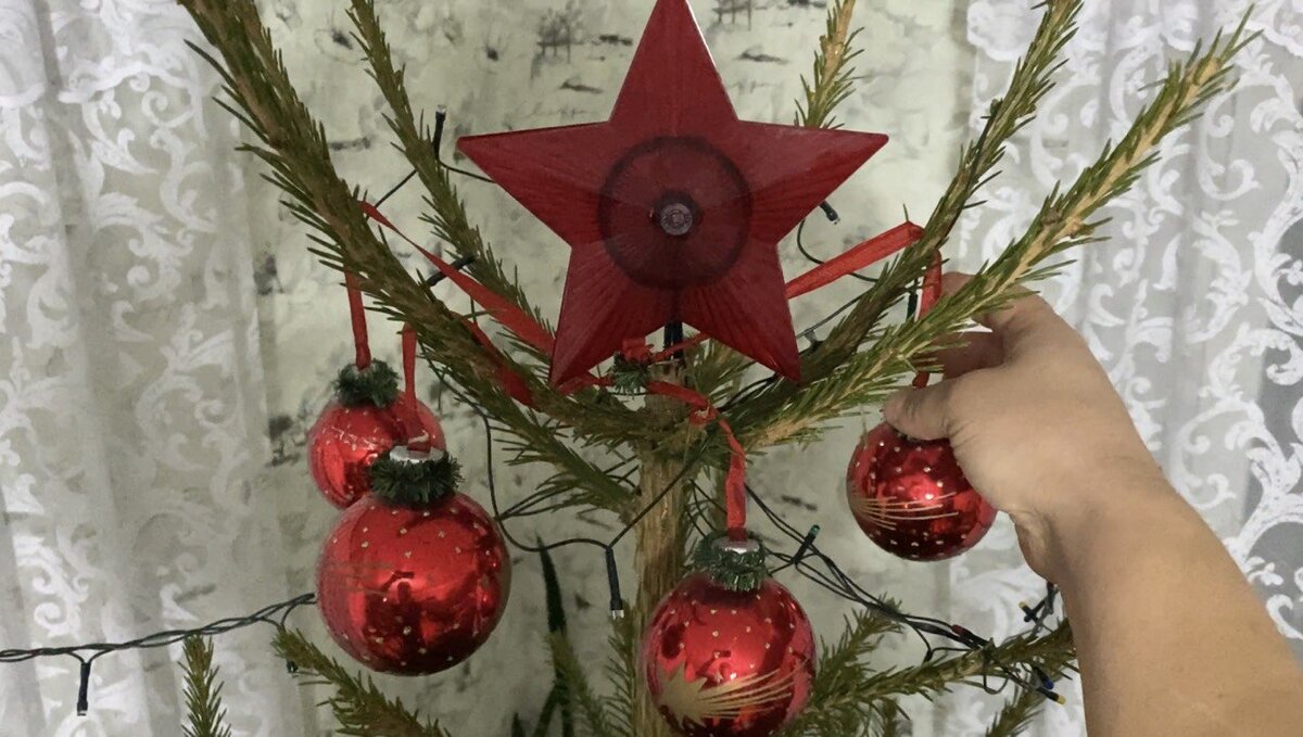 Шарики и звезда "привет из 80-х". Те самые шары из набора и сегодняшнего рассказа