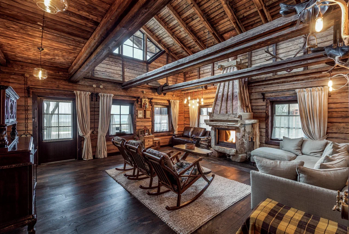 парижский интерьер с балками. старый итальянский дом внутри. стиль шале франция. аутентичный дом. аутентичный дом.