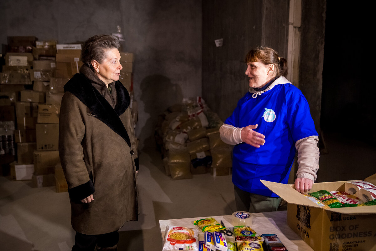    Груз добра: первую в этом году партию гуманитарной помощи отправили из Сургута на Донбасс