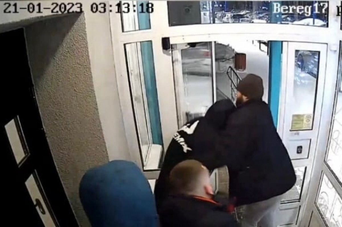    В конфликте в подъезде жилого дома участвовал ранее судимый житель Томска