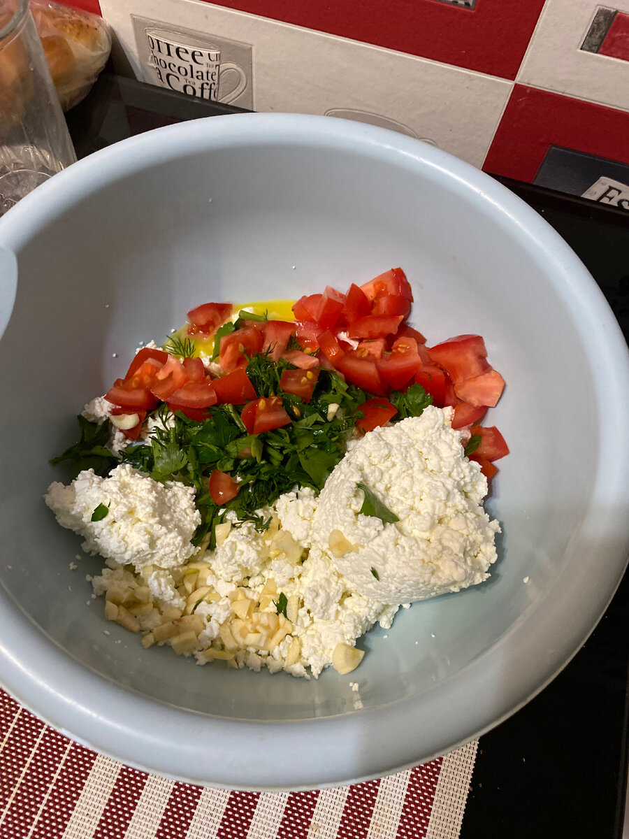 Начинка выглядит так. Все хорошо перемешиваем.