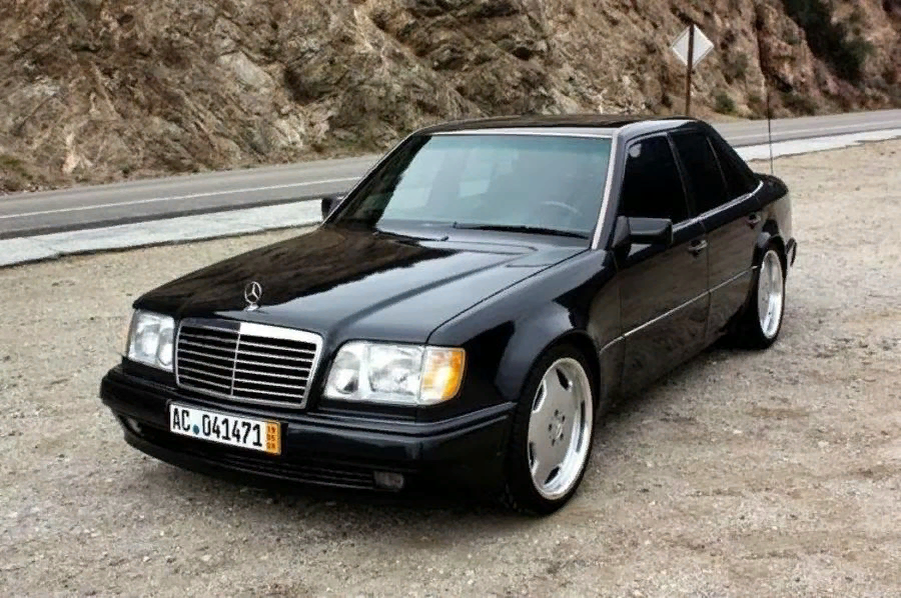 Авто мерседес 124. Мерседес Бенц w124 e500. Мерседес 124 е500. Mercedes Benz w124 e500. Mercedes 124.