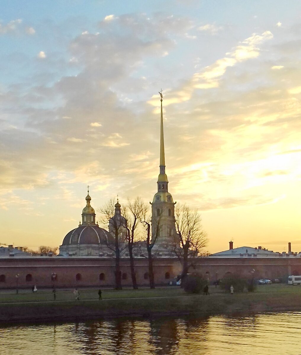 Вид на Петропавловскую крепость с Кронверкского проспекта (из личного архива)