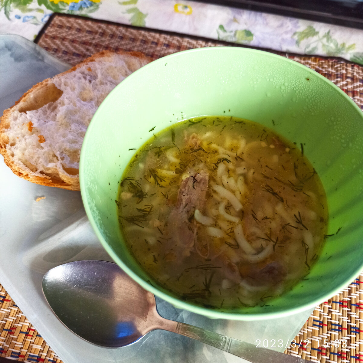 Бульон, лапша, кура и зелень, мега-вкусно