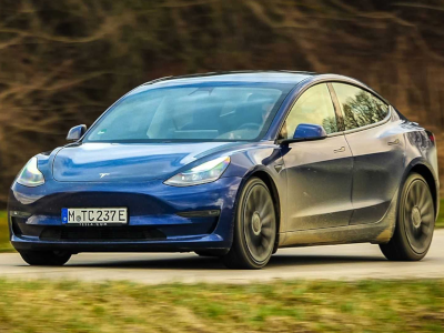    Илон Маск анонсировал бюджетный электрокар Tesla с «автопилотом»