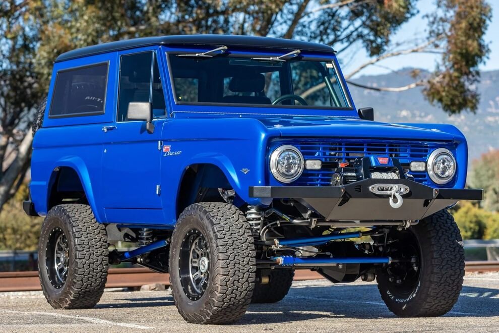 Ford Bronco 2018 display