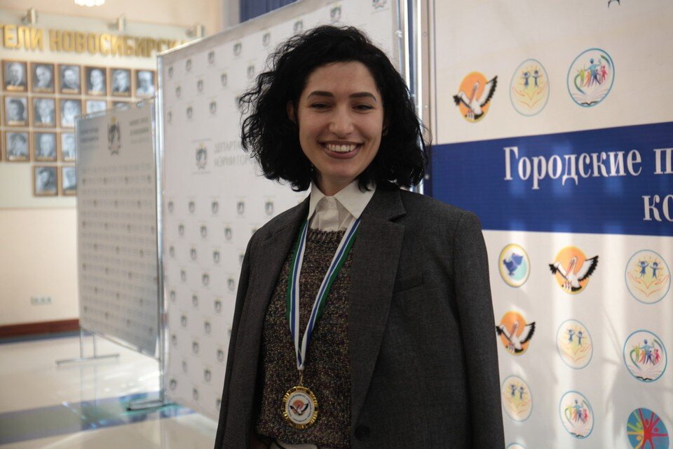     В Новосибирске учителем года стала преподавательница китайского языка. Фото: пресс-центр мэрии Новосибирска.
