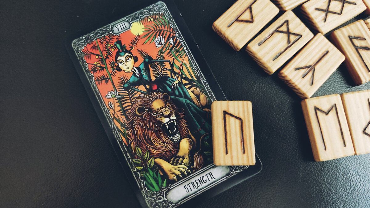 Аркан таро Сила, The Dark Mansion Tarot