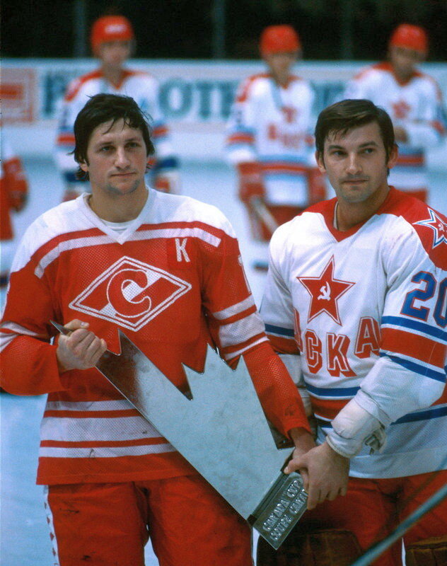 Изображение с яндекс.картинки (С.Капустин и В.Третьяк с копией Кубка Канады)