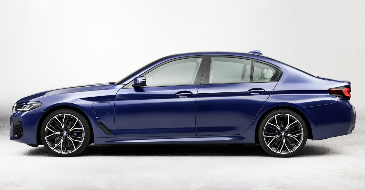 BMW 5 серии 2021