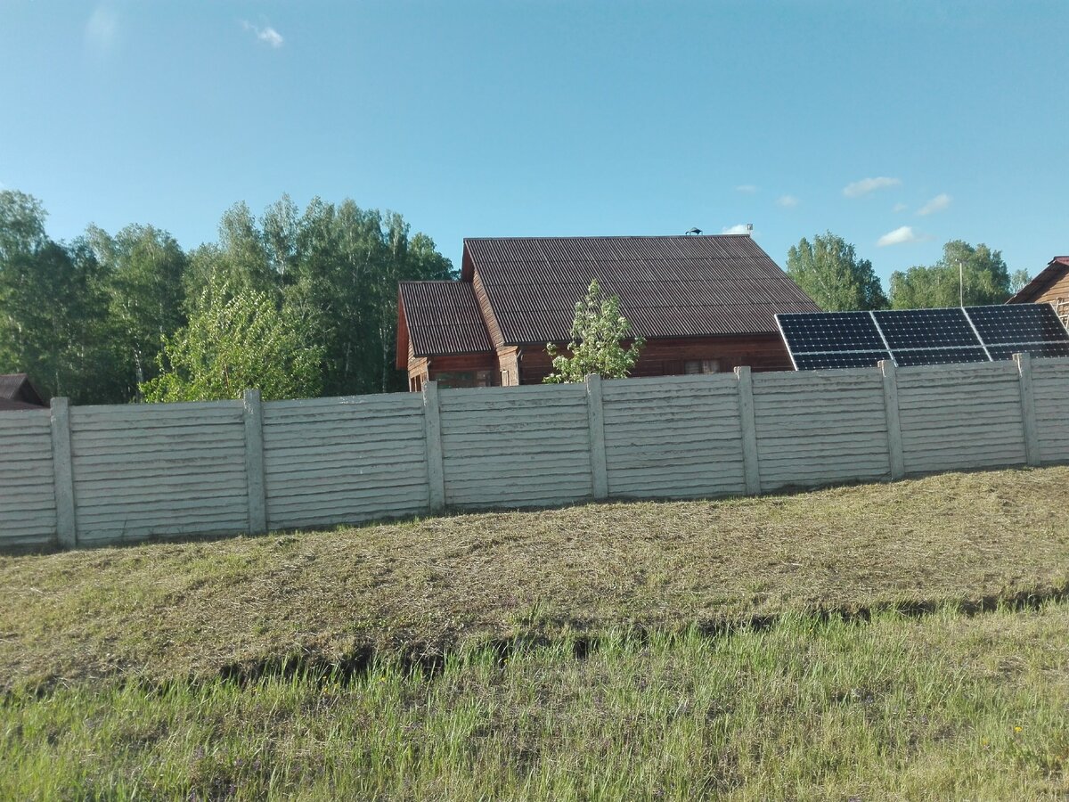 Пример покраски бетонного забора под природный камень