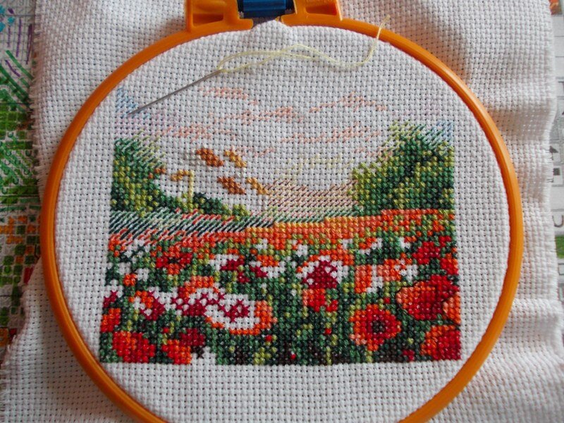 Маковое поле от МП Студии, вышивка в процессе. вышивает Аревик Мкртчян