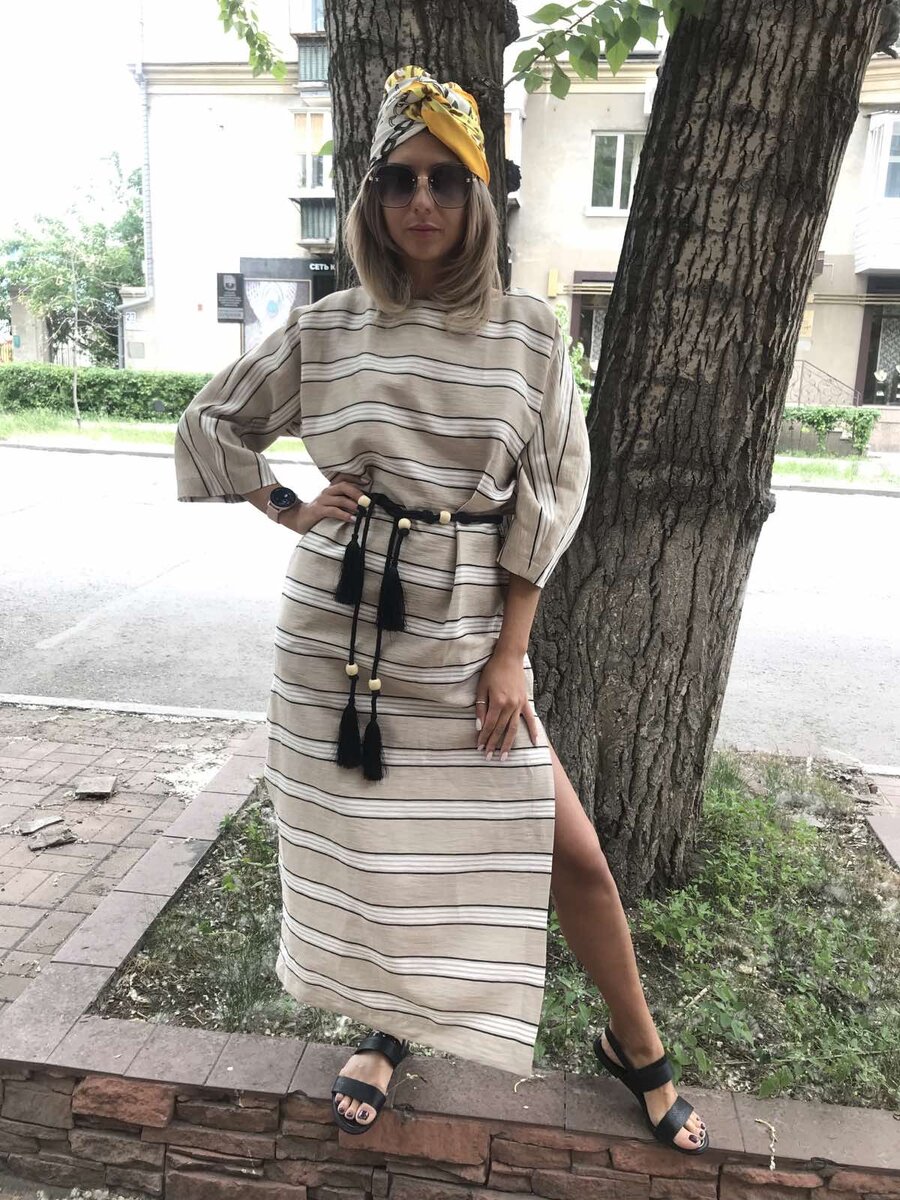 Лёгкий, натуральный и красивый – льняной наряд просто незаменим в жаркий сезон! Благодаря большому разнообразию расцветок платков, можно создать стильный образ под летнее платье.