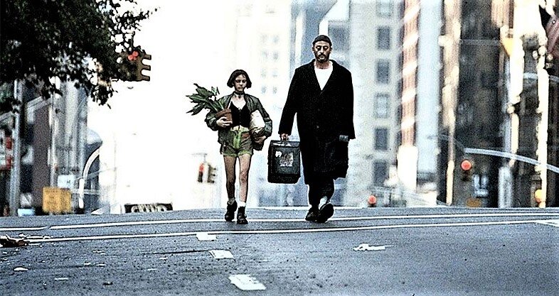 1994 год. Режиссер — Люк Бессон. В главных ролях: Жан Рено и Натали Портман