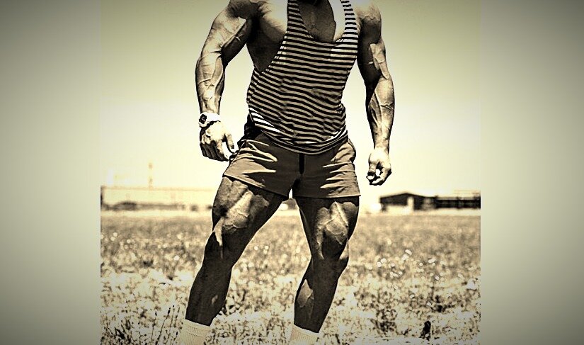 Бодибилдер в шортах