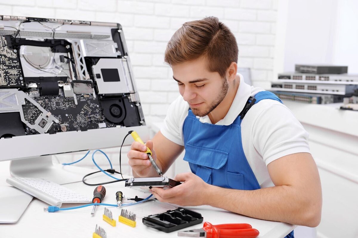 Фото с интернета - сразу видно мошенники. Горячий паяльник не тронешь за стержень или научился паять не включая паяльник