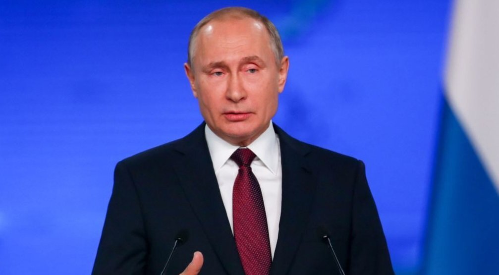 На ежегодной пресс-конференции Владимира Путина комментатор и корреспондент «Матч ТВ», бывшая жена Дмитрия Губерниева Ольга Богословская задала президенту России вопрос, касающийся публикации интимного видео Артема Дзюбы.