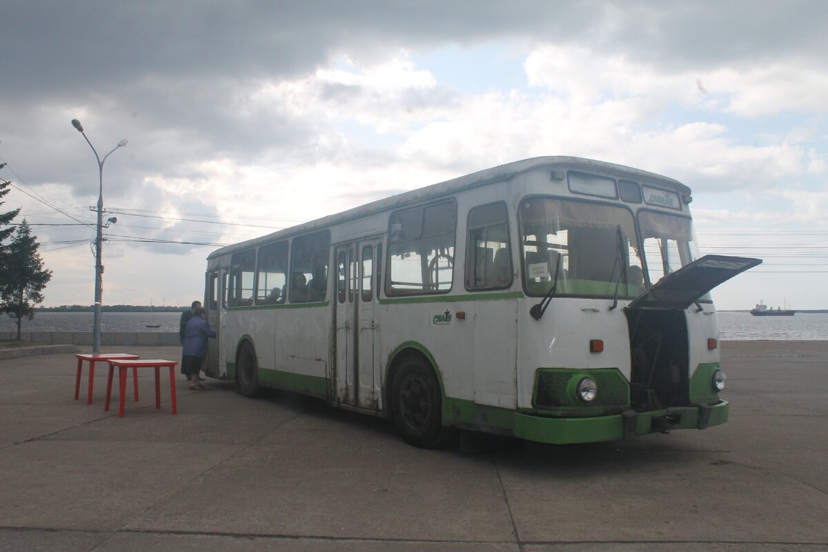 18 июля 2015 г., г. Архангельск, набережная Северной Двины, автобус ЛиАЗ-677М