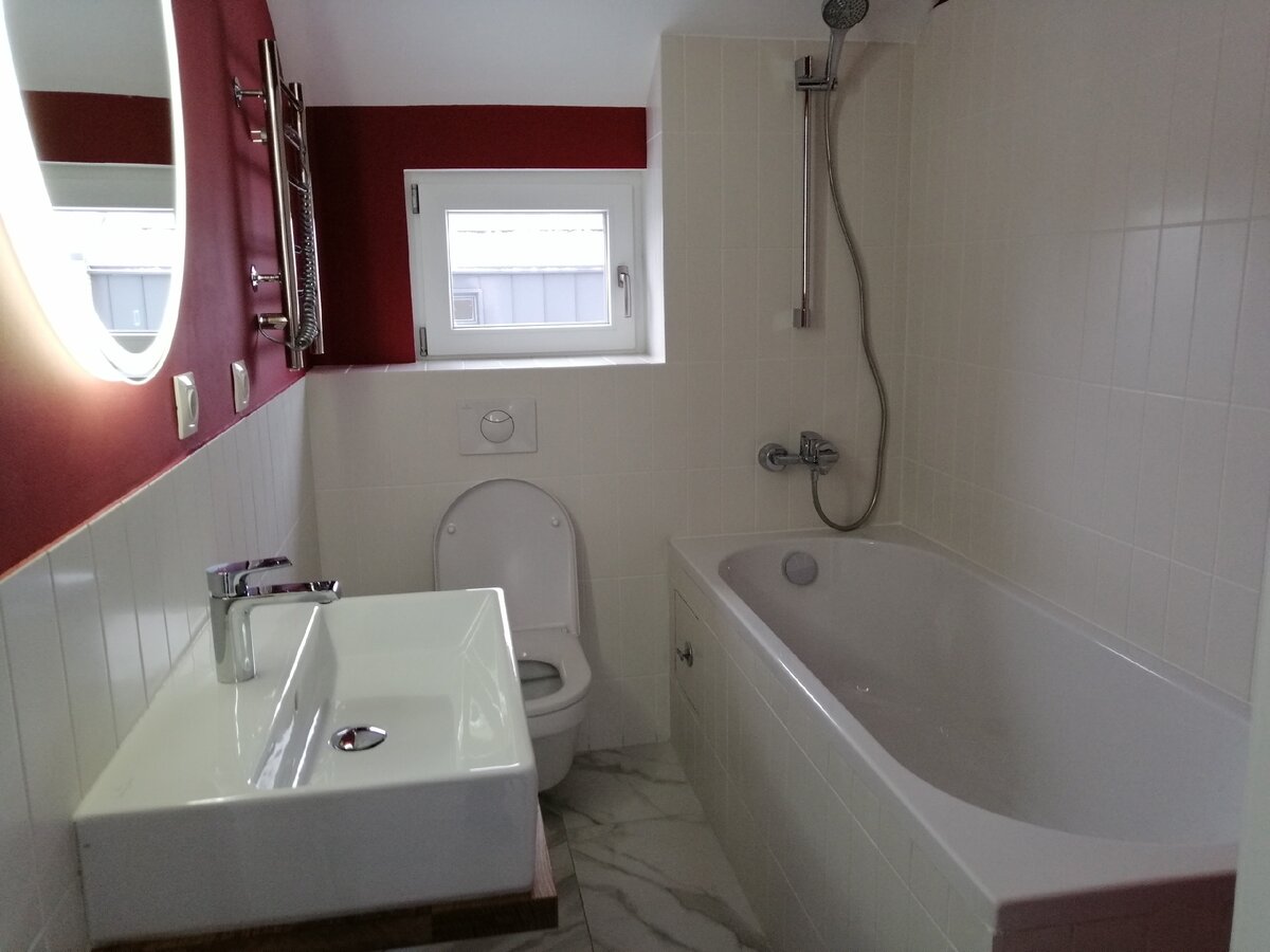 Аккуратный санузел покорил семейную пару. Фото: Мир Квартир