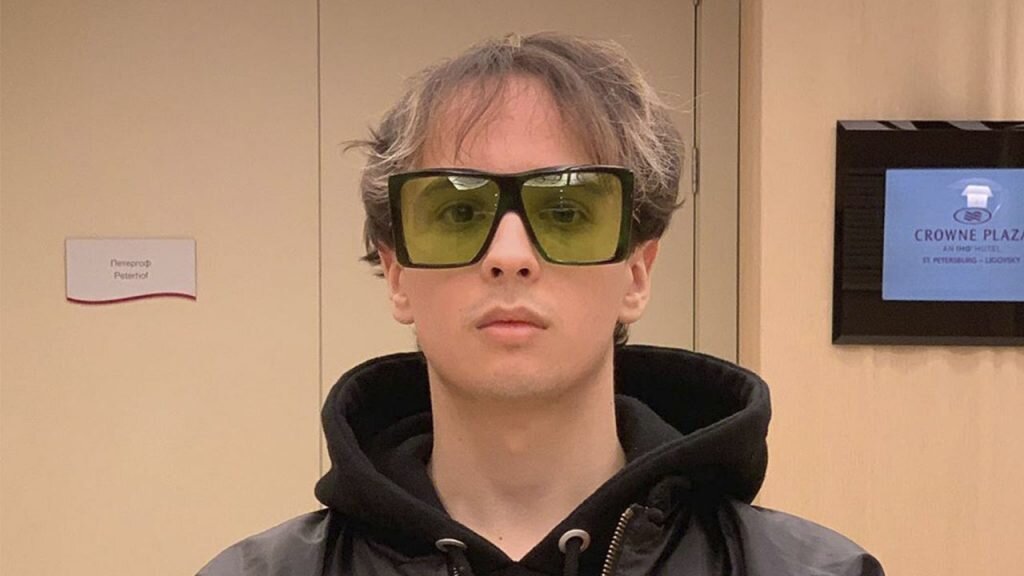 SLAVA MARLOW-певец, блогер, создатель классных битов, друг Моргенштерна.