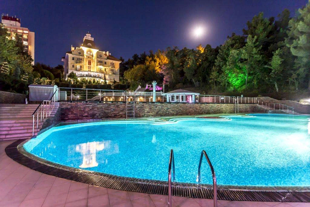 Гостиница олимп лермонтово туапсинский район. Домики в дивноморске с бассейном. Морской клуб дивноморское. Пансионат приморский дивноморское бассейн. Гостевой дом иованна дивноморское.