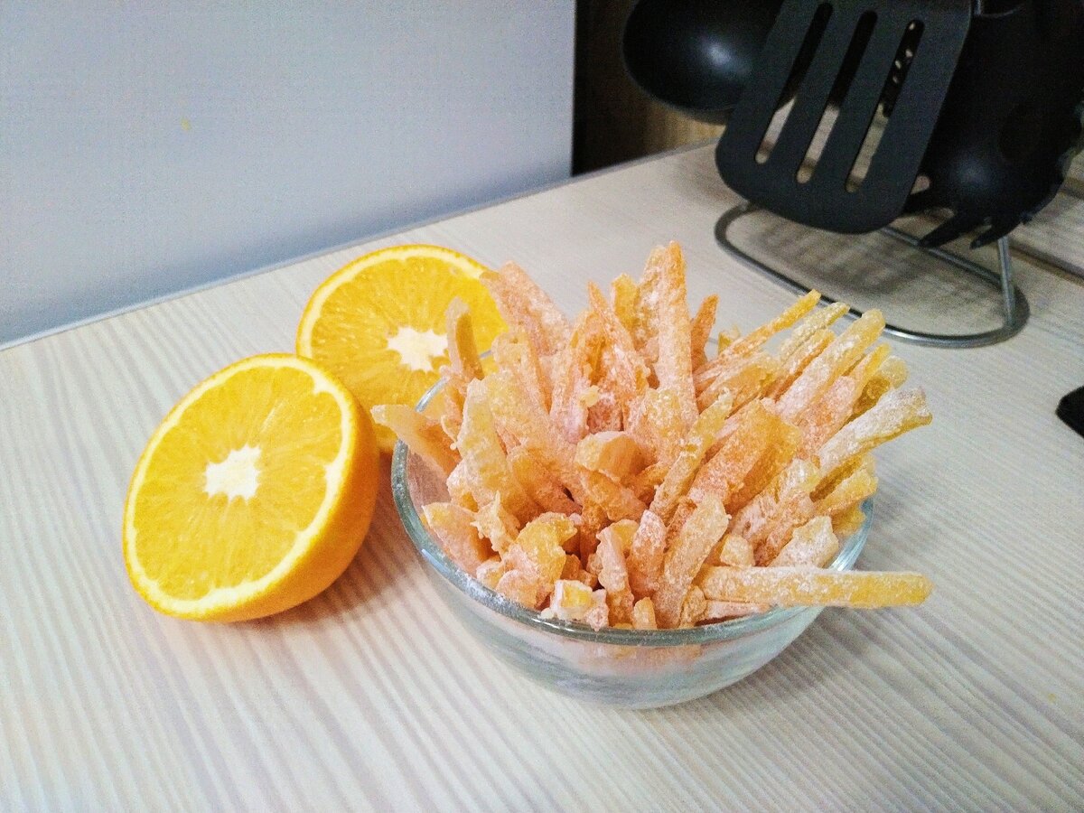 Лимонная цедра рецепт. Цукаты из апельсиновых корок. Цукаты цитрусовые. Лимонные цукаты. Цукаты апельсина.