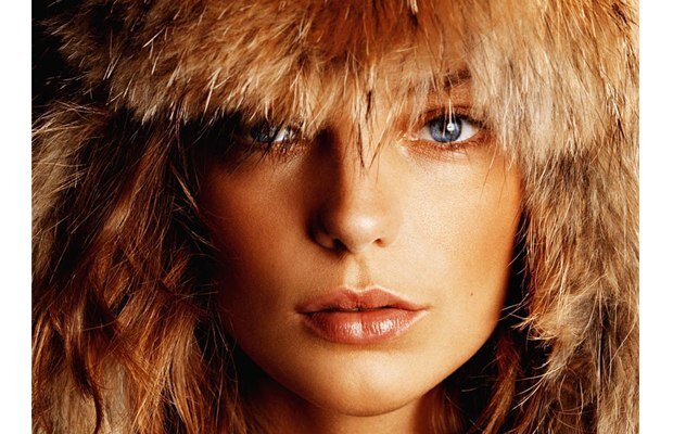 Песня "Глаза голубые меня очаровали". 
Глаза голубые меня очаровали,
Глаза прекрасные зовут меня,
Краса чудесная,краса,глаза позвали,
Зовёт меня мечта моя.

Походкой лёгкой мимо прошла,
Взгляд нежный околдовал,
Ушла с души моей мгла,
О красе я мечтал.

Вижу мечту заоблачную свою,
Сердце моё полно печали,
Любовь в душе своей храню,
Страсти в небе мои пылали.

Сказал краса комплименты свои ,
Звезда засияла в небе высоко,
Меня красотка за собой помани,
Мечта моя от меня далеко.

Глаза голубые меня очаровали,
Глаза прекрасные зовут меня,
Краса чудесная,краса,глаза позвали,
Зовёт меня мечта моя.
Краса чудесная,краса,глаза позвали,
Зовёт меня мечта моя.

19.05.2015 год.