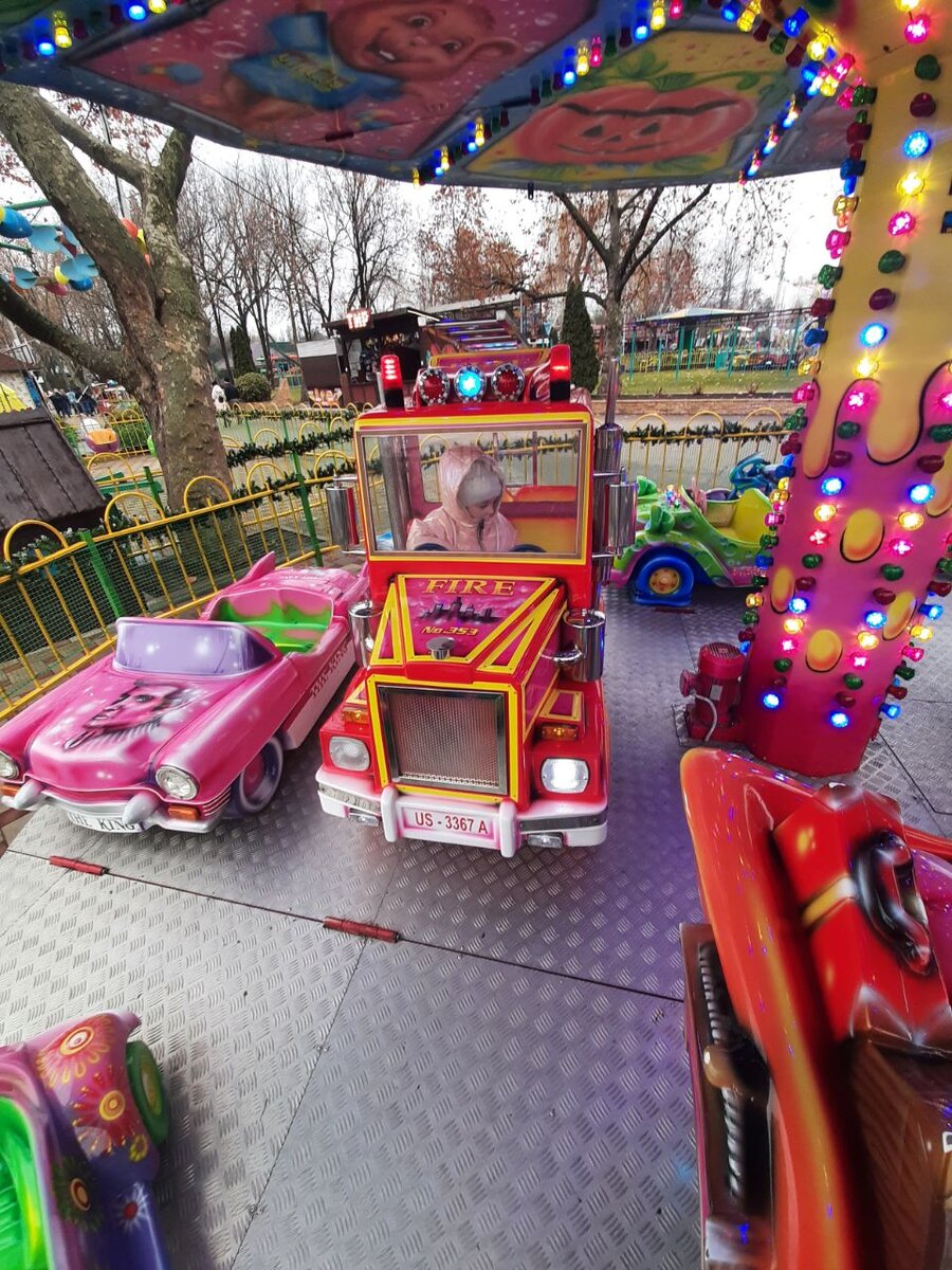 аттракцион "машинки"