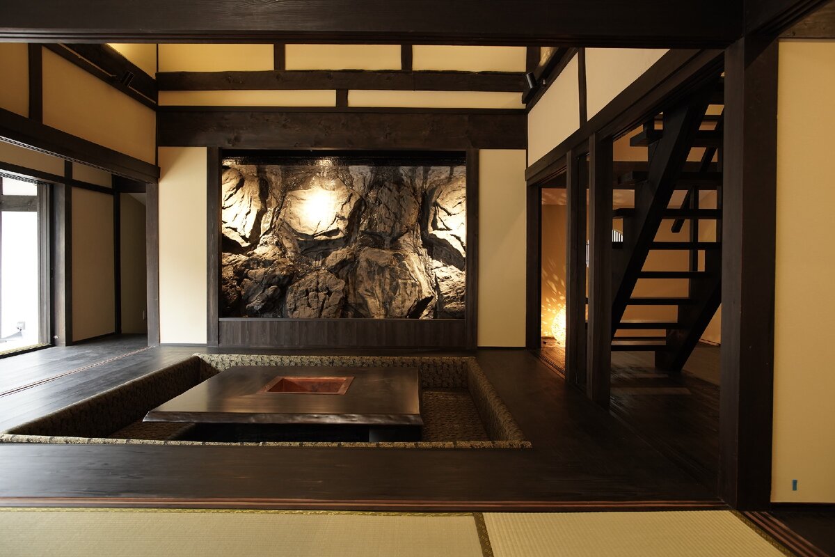 Ирори в гостиной NEOLD Private House