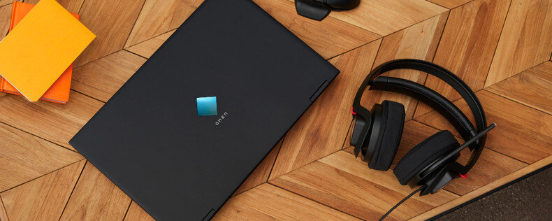 Красиво, мощно и плавно — так мы могли бы охарактеризовать новинку от HP, если бы нас попросили описать гаджет тремя словами. Но наш лексикон ничем не ограничен, поэтому расскажем о девайсе в подробностях. Тем более, здесь есть, на чем остановиться.