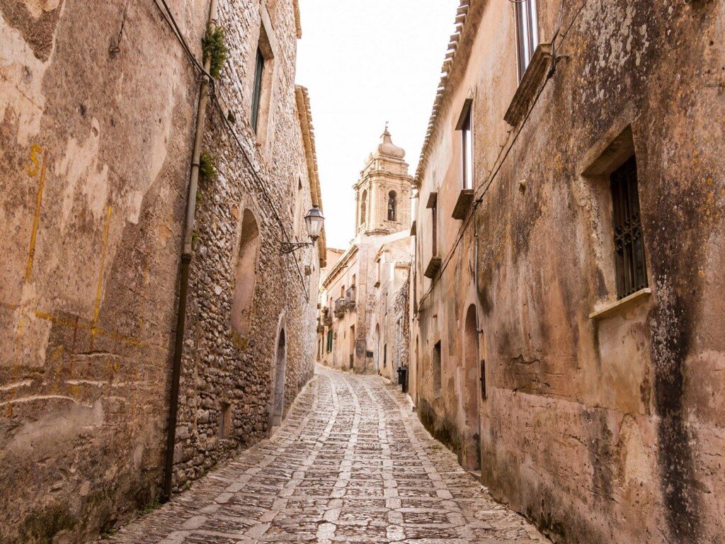 Эриче - средневековый городок для атмосферной свадьбы на Сицилии