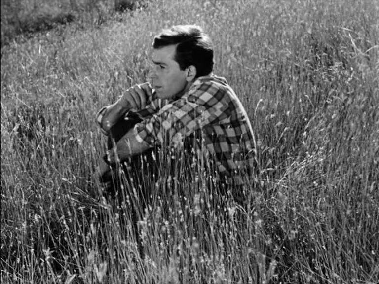 В роли Гии Агладзе  - режиссер-документалист, заслуженный деятель Грузии, почетный гражданин Тбилиси Гела Канделаки