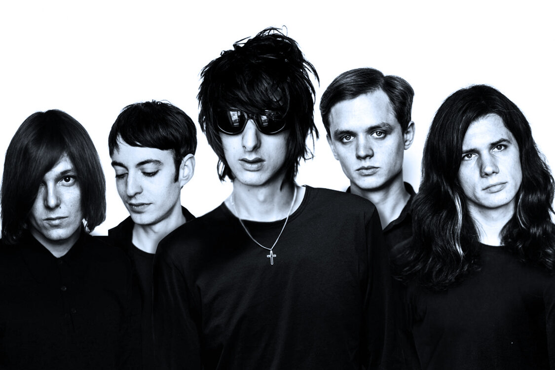 The Horrors не могут быть в радужных цветах