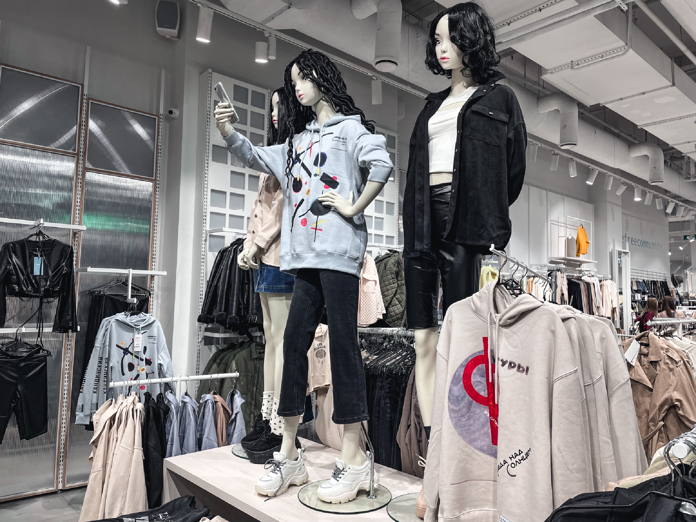 После 30-ти стыдно одеваться в Befree, Bershka и обуваться на Алиэкспресс: уже не по статусу?1