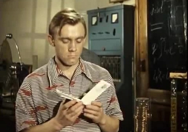 Кадр из фильма "Операция "Ы" и другие приключения Шурика", 1965 год. Режиссёр: Леонид Гайдай.