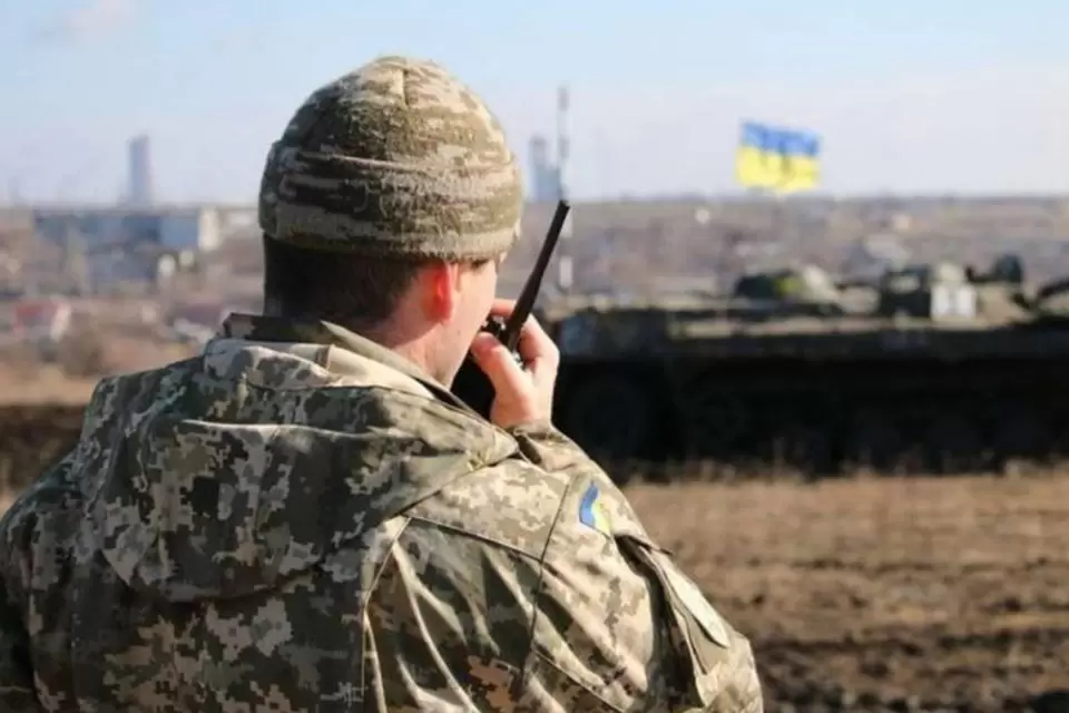     ЛНР сообщили о попытках украинских военных атаковать позиции народной милиции  REUTERS