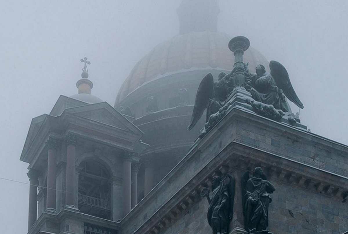 Изображение из свободно доступа. Исаакиевский собор в тумане.