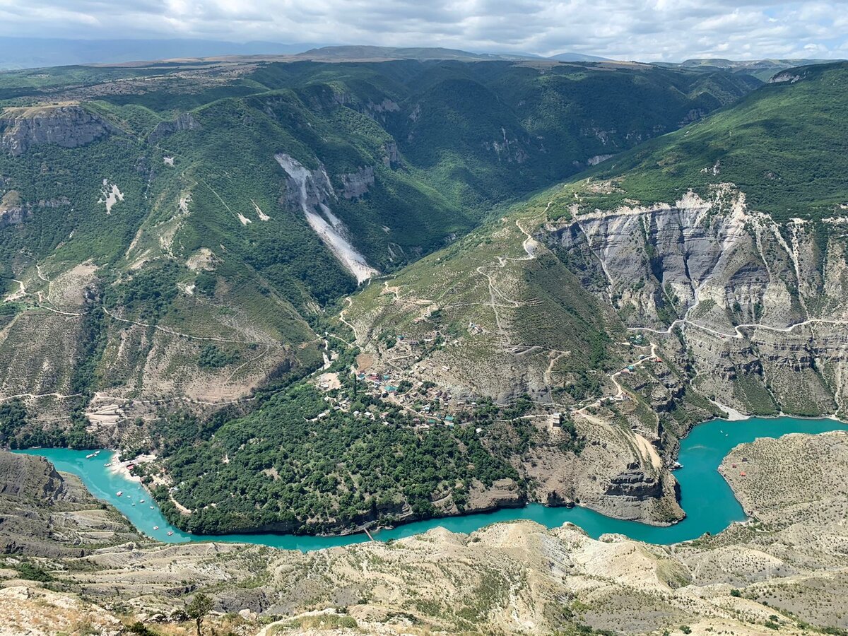 Цвет воды нереальный, бирюзовый. Все фото без цензуры. 