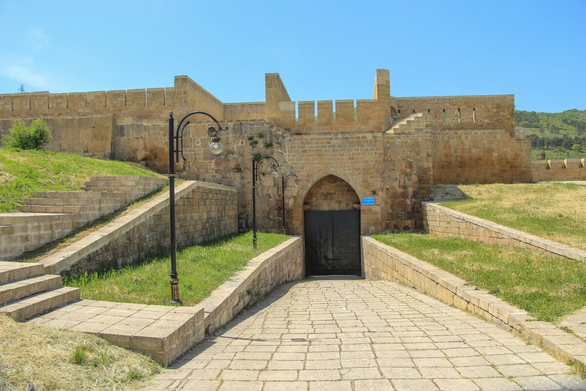 Цитадель Нарын-Кала, источник фото - сайт https://clck.ru/xhdGD