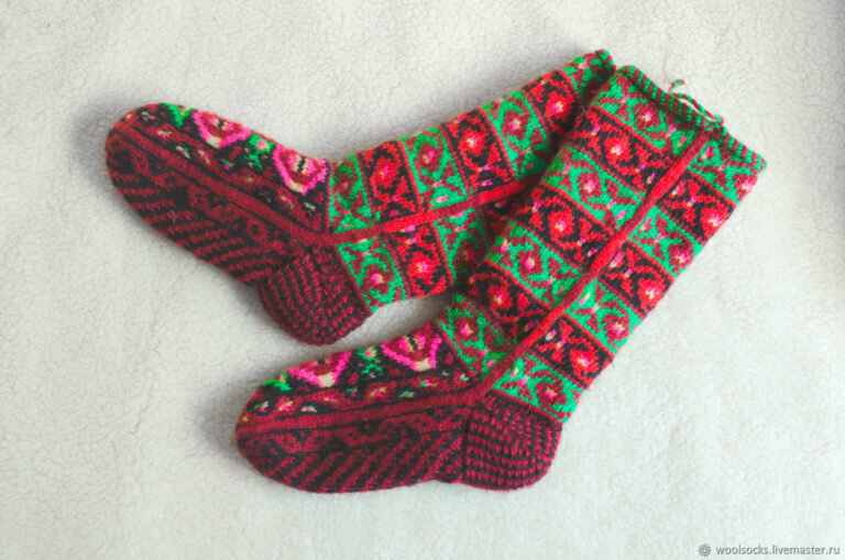 Национальные дагестанские носки, очень похожие на те, что подарила тетя Асият