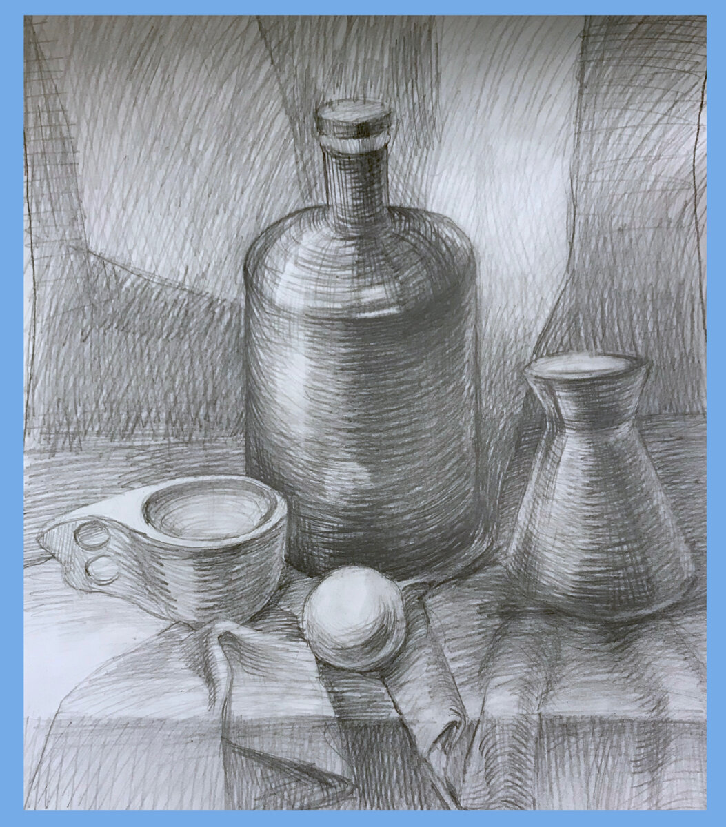 Классика: учебный натюрморт. Как видите, штрихи накладываю по форме, за счет чего формируется правильный объем предметов.