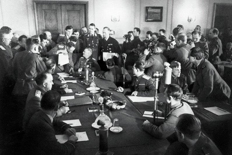 Подписание Акта о безоговорочной капитуляции Германии в 1945 г.
