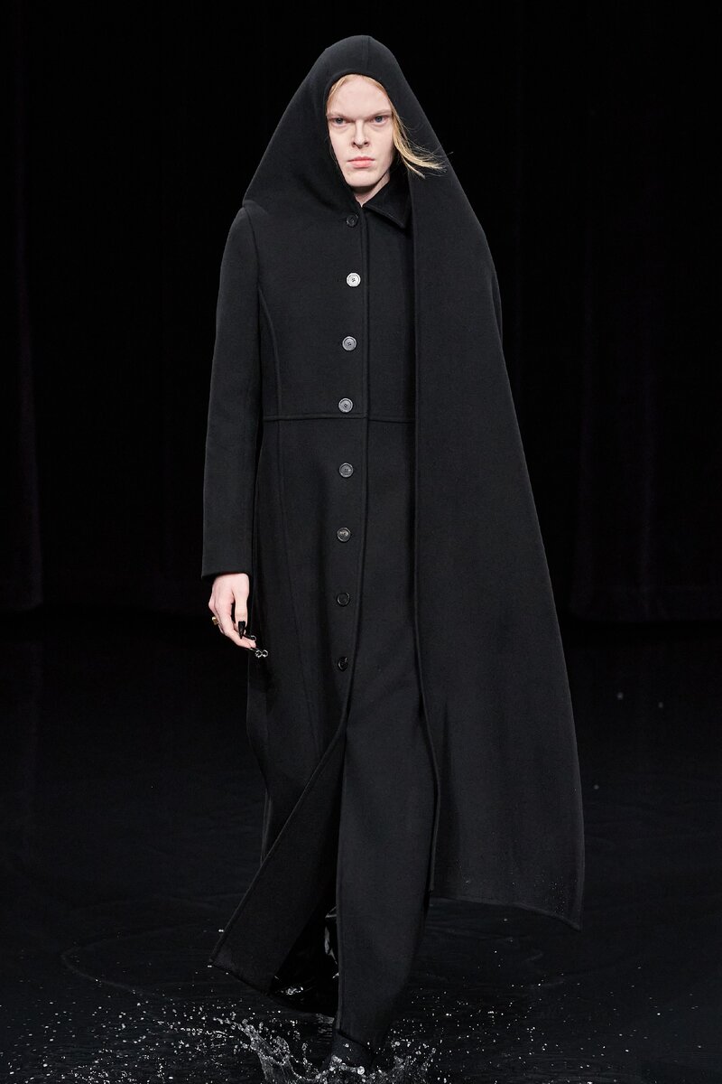 Balenciaga, коллекция pret-a-porter осень - зима 2020 Источник: http://www.modnaya.ru/world/collection/f2020rtw/balencia-24.htm